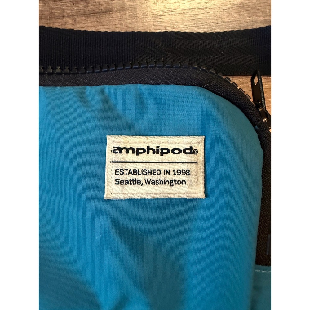 Amphipod Running Belt Hip Pack Teal Waist Pack Adjustable Gorpcore Fitness Bag - Picture 3 of 6
